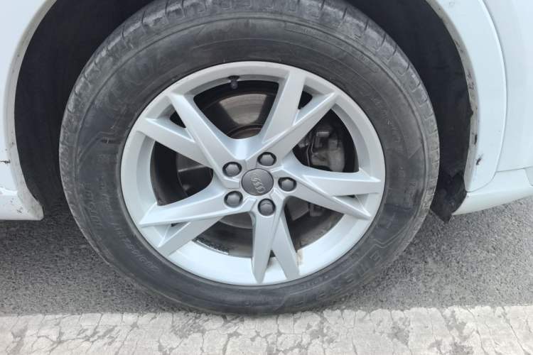 Used Audi Q3 2017 35 TFSI Fashion Model Right Front Wheel Hub