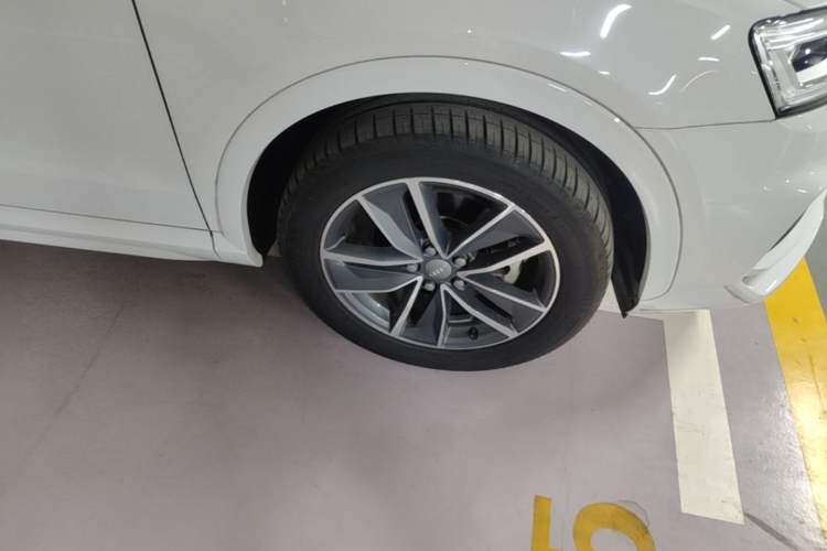 Used Audi Q3 2017 35 TFSI Sport Edition Right Front Wheel Hub