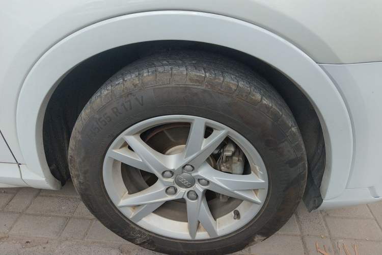 Used Audi Q3 2017 30 TFSI Fashion Model Right Front Wheel Hub