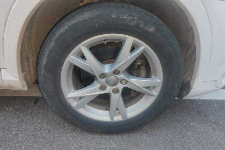 Used Audi Q3 2017 30 TFSI Fashion Model Right Front Wheel Hub