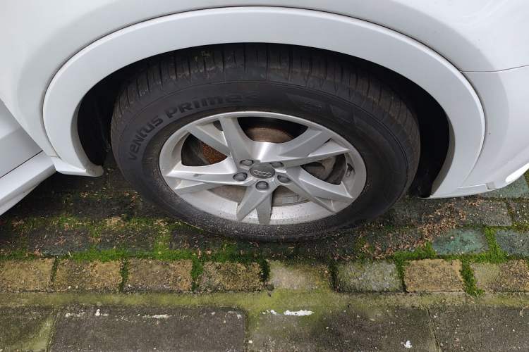 Used Audi Q3 2017 35 TFSI Fashion Model Right Front Wheel Hub