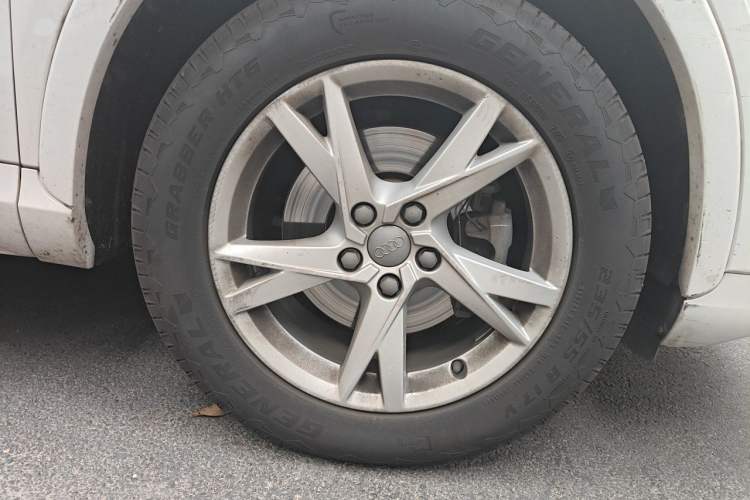 Used Audi Q3 2017 30 TFSI Fashion Model Right Front Wheel Hub