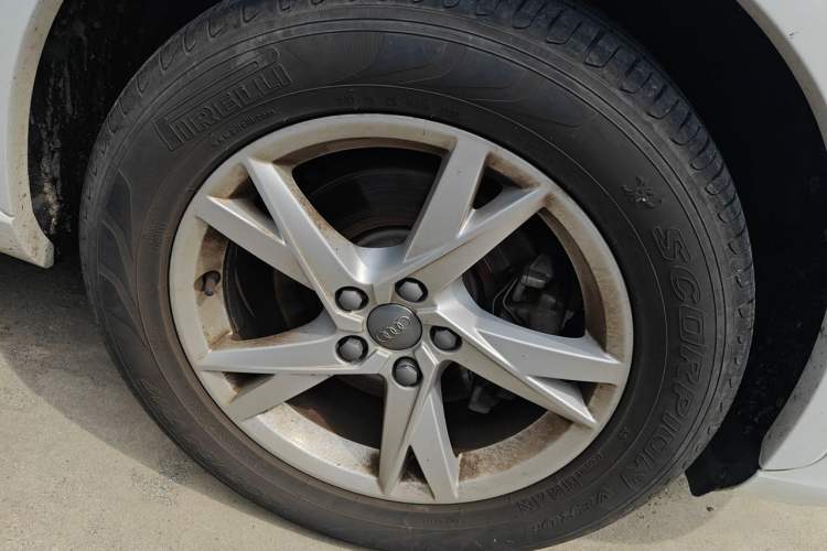 Used Audi Q3 2017 30 TFSI Fashion Model Right Front Wheel Hub