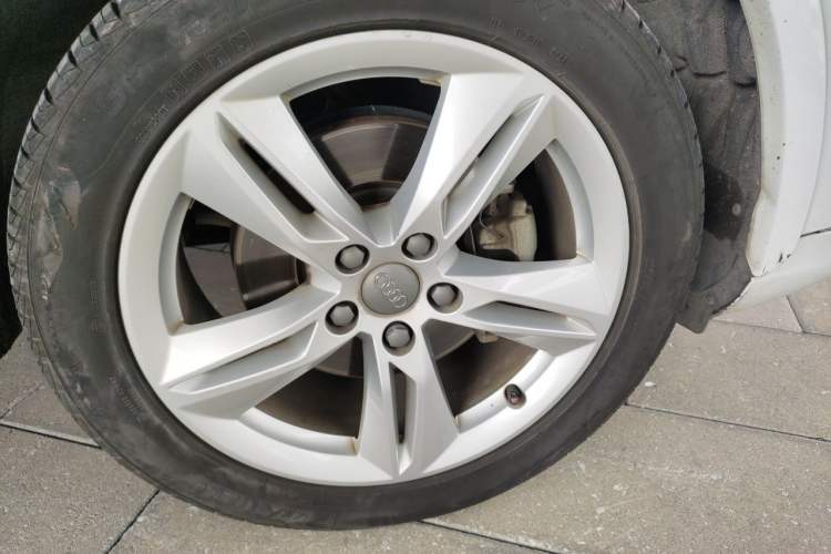 Used Audi Q3 2017 30 TFSI Fashion Model Right Front Wheel Hub