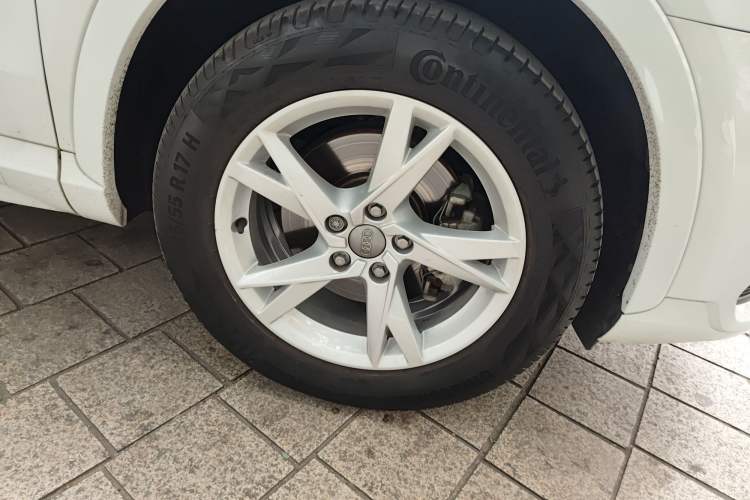 Used Audi Q3 2017 30 TFSI Fashion Model Right Front Wheel Hub