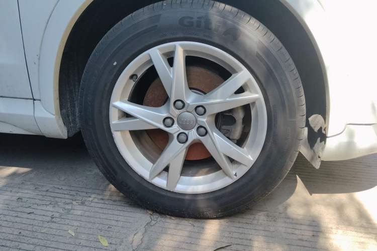 Used Audi Q3 2017 30 TFSI Fashion Model Right Front Wheel Hub