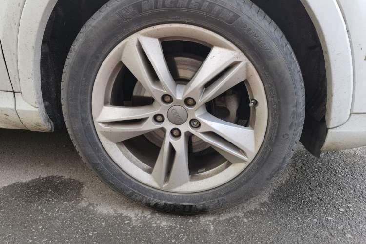 Used Audi Q3 2017 30 TFSI Fashion Model Right Front Wheel Hub