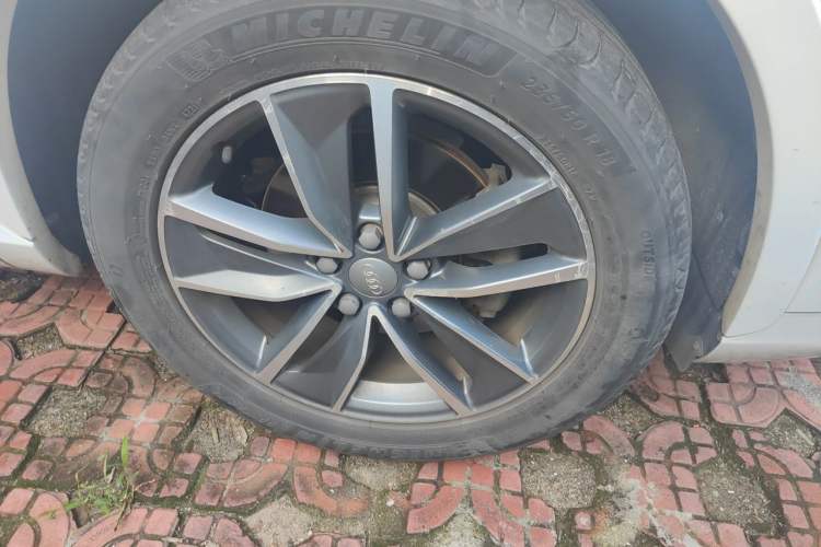Used Audi Q3 2017 30 TFSI Fashion Model Right Front Wheel Hub