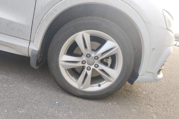 Used Audi Q3 2017 30 TFSI Fashion Model Right Front Wheel Hub