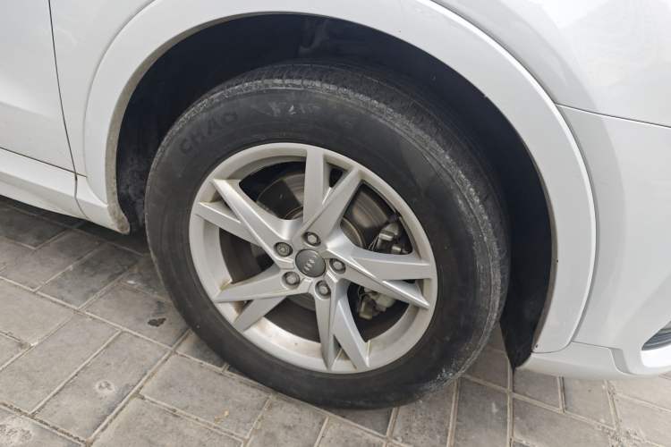 Used Audi Q3 2017 35 TFSI Fashion Model Right Front Wheel Hub