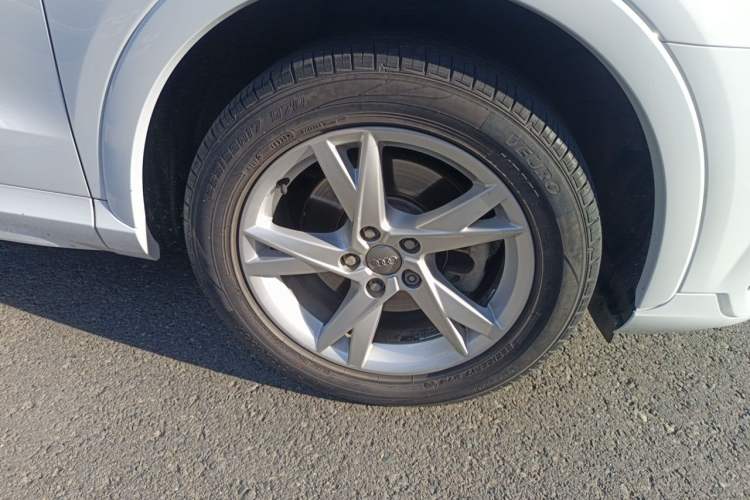 Used Audi Q3 2017 30 TFSI Fashion Model Right Front Wheel Hub