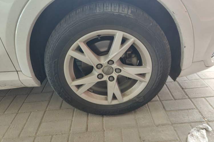 Used Audi Q3 2017 35 TFSI Fashion Model Right Front Wheel Hub