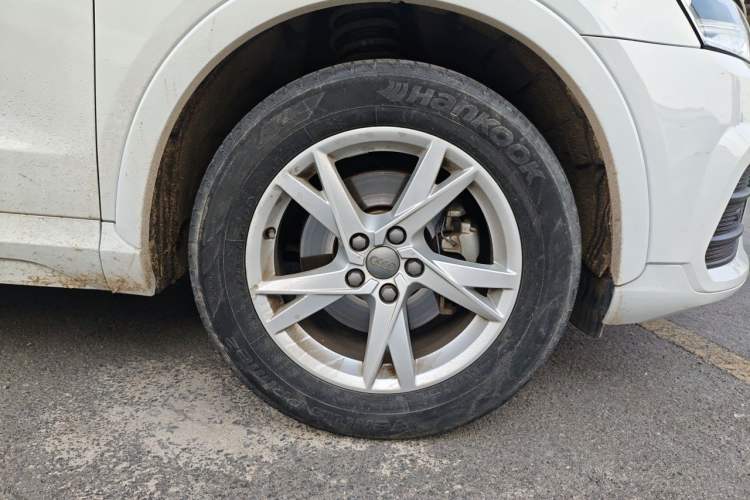 Used Audi Q3 2017 30 TFSI Fashion Model Right Front Wheel Hub