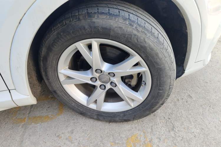 Used Audi Q3 2017 35 TFSI Fashion Model Right Front Wheel Hub