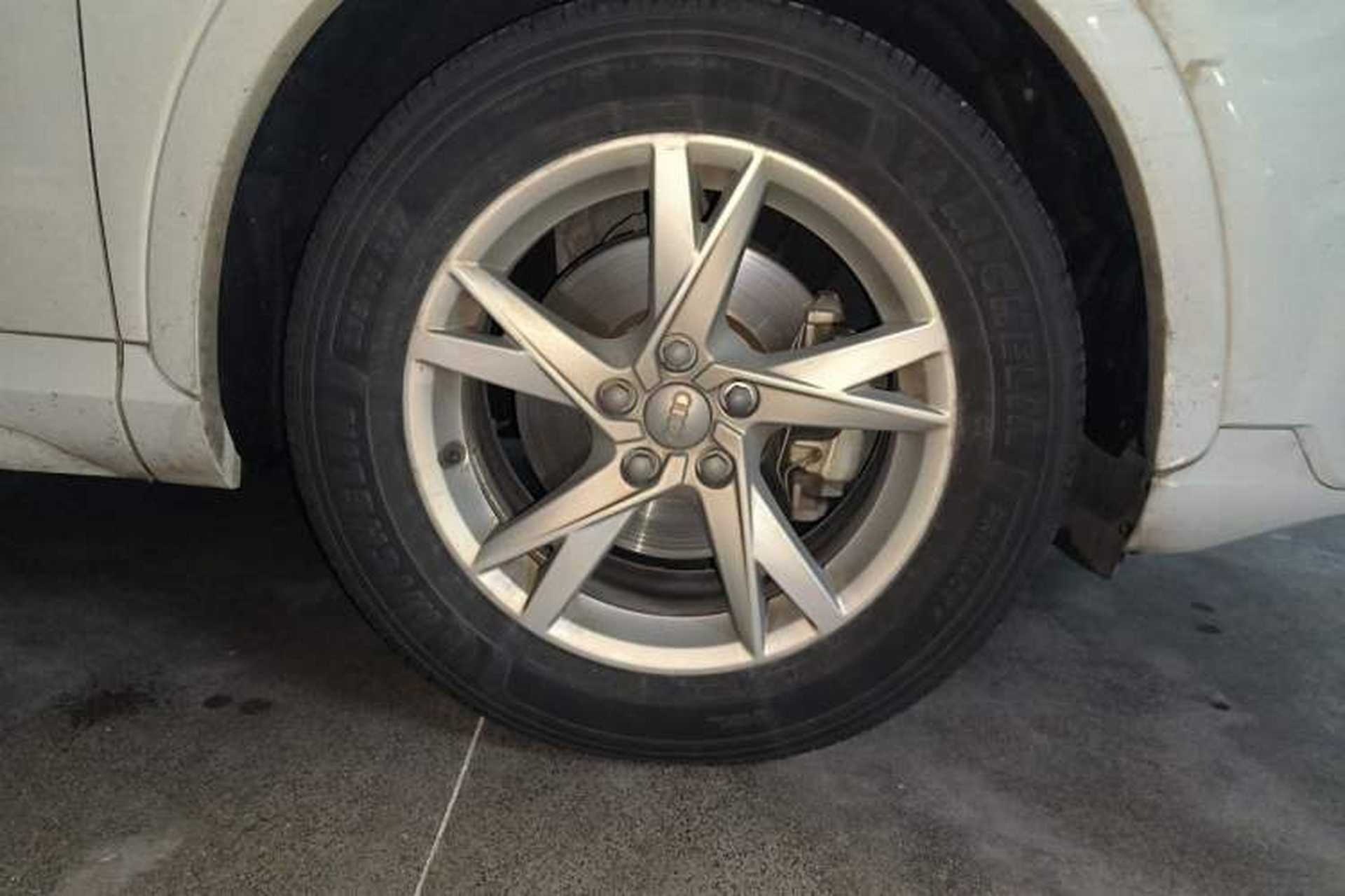 Used Audi Q3 2017 35 TFSI Fashion Model Right Front Wheel Hub