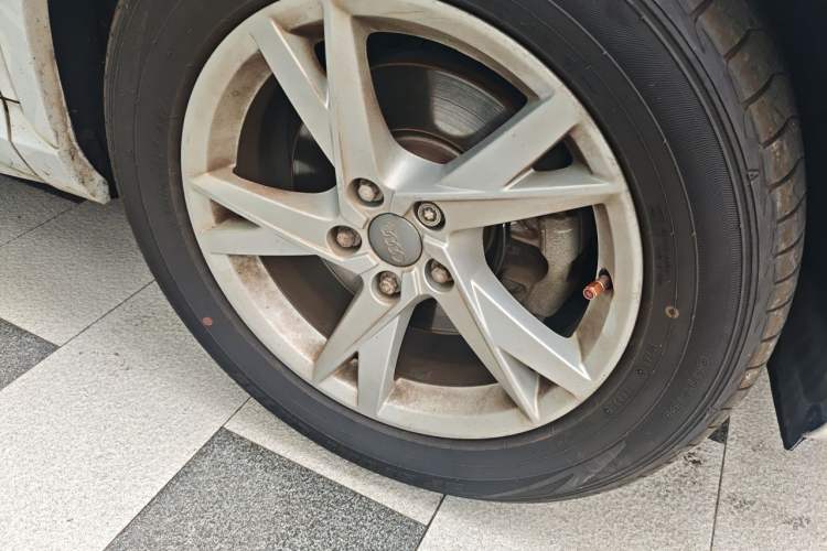 Used Audi Q3 2017 30 TFSI Fashion Model Right Front Wheel Hub