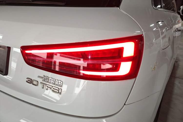 Used Audi Q3 2017 30 TFSI Fashion Model Right Rear Taillight