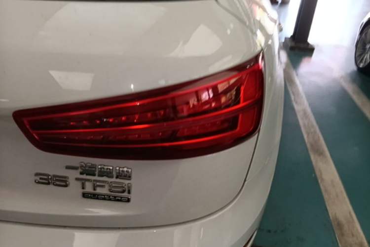 Used Audi Q3 2017 35 TFSI quattro all-wheel-drive sport model Right Rear Taillight