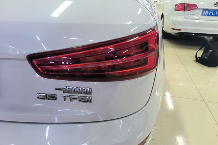 Used Audi Q3 2017 35 TFSI Fashion Model Right Rear Taillight