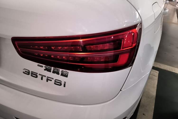 Used Audi Q3 2017 35 TFSI Fashion Model Right Rear Taillight