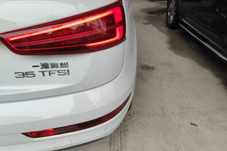 Used Audi Q3 2017 35 TFSI Fashion Model Right Rear Taillight