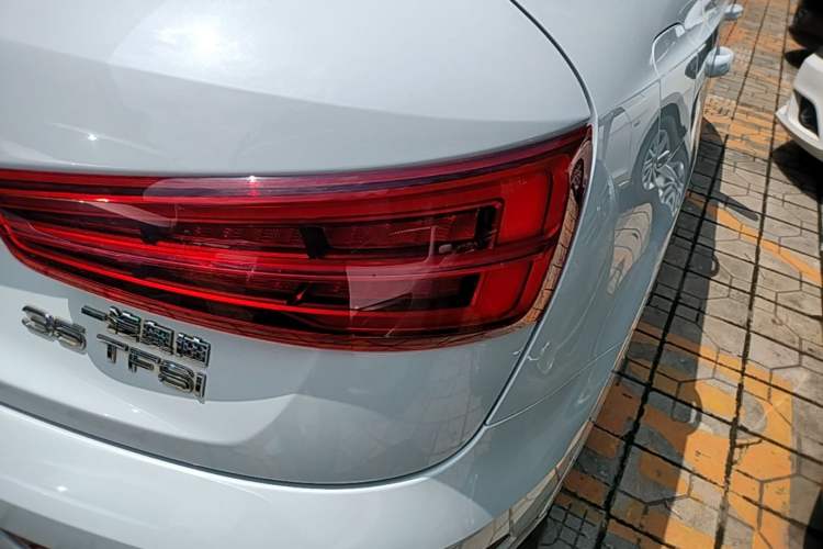Used Audi Q3 2017 35 TFSI Fashion Model Right Rear Taillight