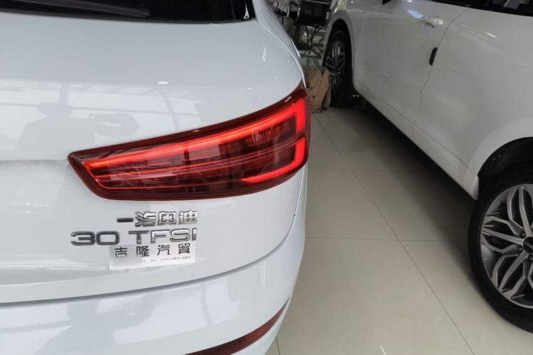 Used Audi Q3 2017 30 TFSI Fashion Model Right Rear Taillight