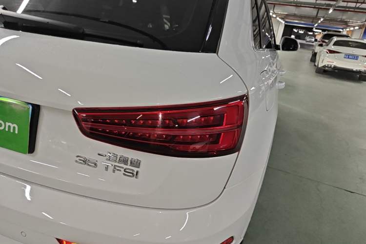 Used Audi Q3 2017 35 TFSI Fashion Model Right Rear Taillight