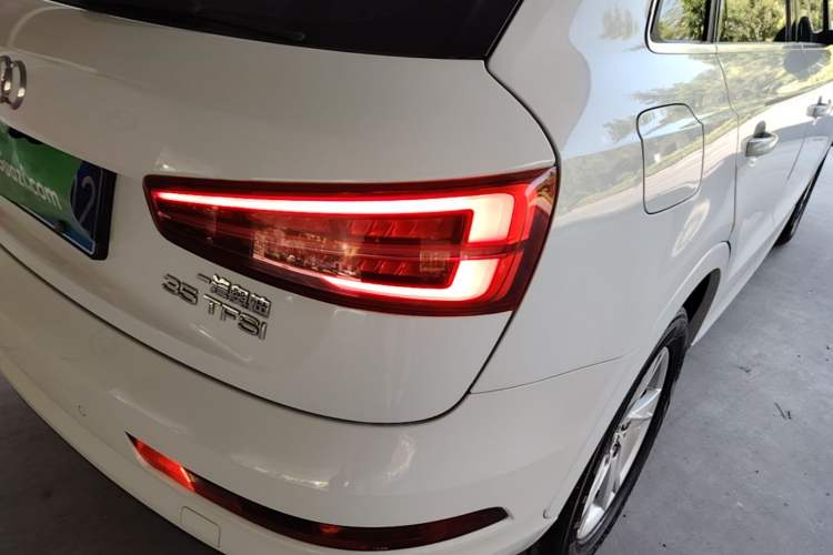 Used Audi Q3 2017 35 TFSI Fashion Model Right Rear Taillight