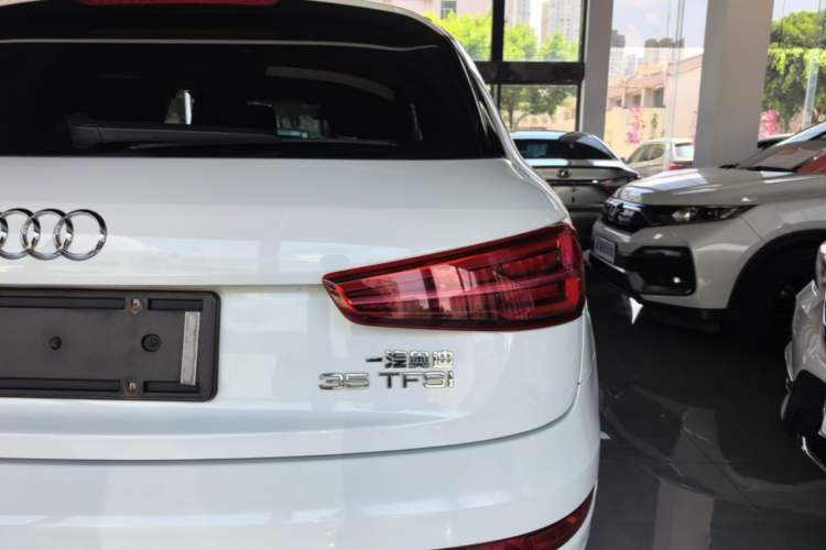 Used Audi Q3 2017 35 TFSI Fashion Model Right Rear Taillight