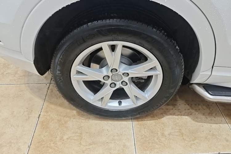 Used Audi Q3 2017 30 TFSI Fashion Model Right Rear Wheel Hub