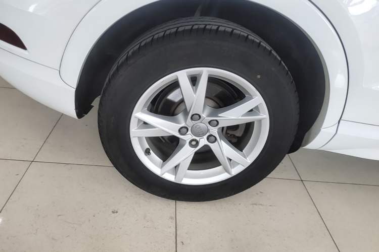 Used Audi Q3 2017 35 TFSI Fashion Model Right Rear Wheel Hub