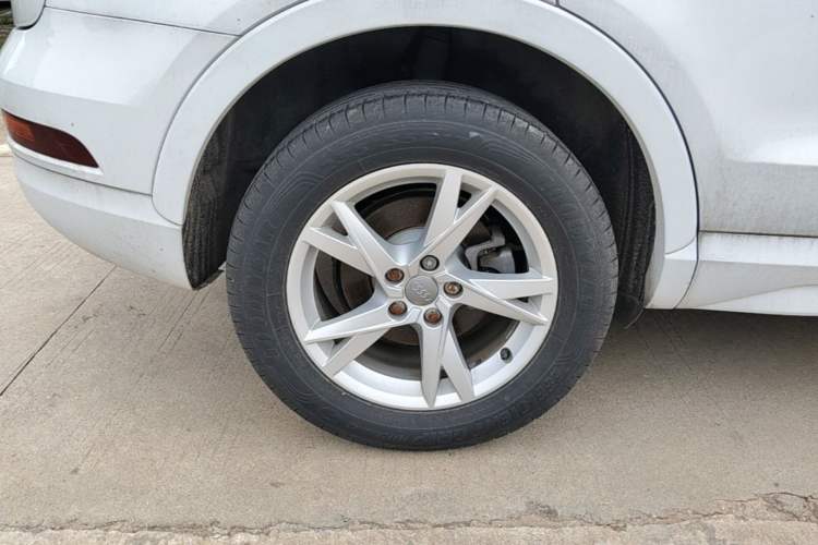 Used Audi Q3 2017 35 TFSI Fashion Model Right Rear Wheel Hub