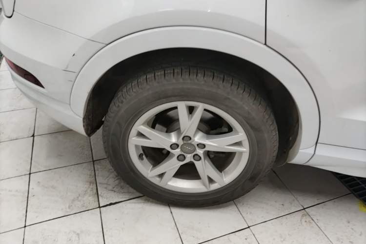 Used Audi Q3 2017 30 TFSI Fashion Model Right Rear Wheel Hub