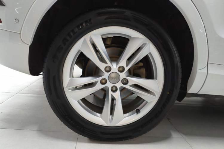 Used Audi Q3 2017 30 TFSI Fashion Model Right Rear Wheel Hub