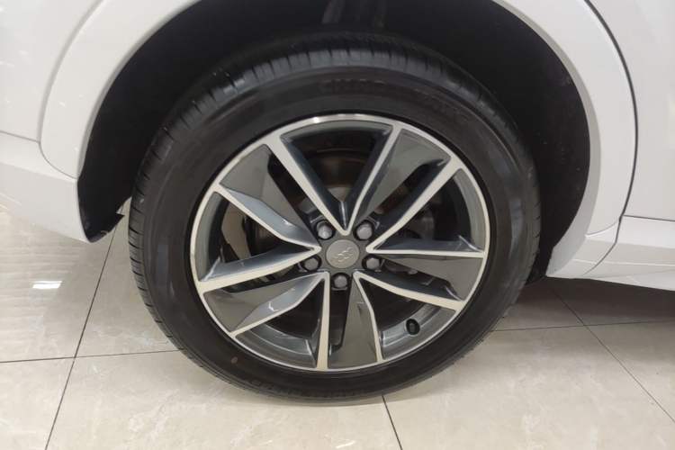 Used Audi Q3 2017 30 TFSI Fashion Model Right Rear Wheel Hub