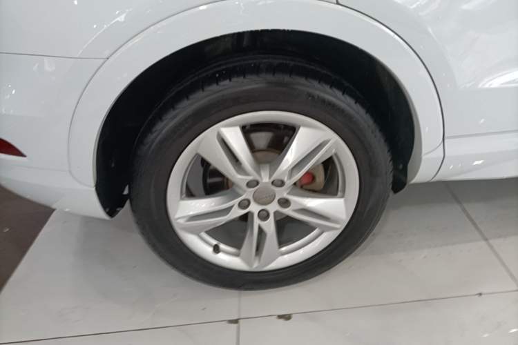Used Audi Q3 2017 30 TFSI Fashion Model Right Rear Wheel Hub