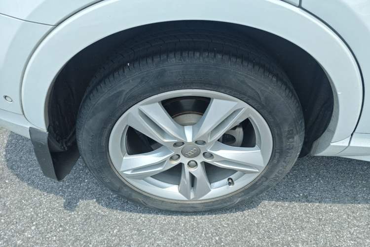 Used Audi Q3 2017 30 TFSI Fashion Model Right Rear Wheel Hub