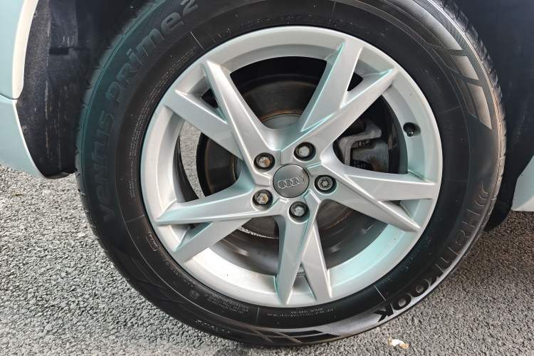 Used Audi Q3 2017 30 TFSI Fashion Model Right Rear Wheel Hub