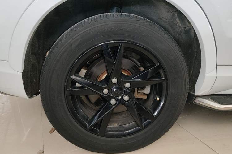 Used Audi Q3 2017 35 TFSI Fashion Model Right Rear Wheel Hub