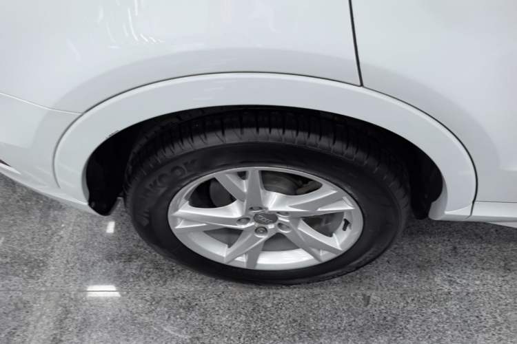 Used Audi Q3 2017 35 TFSI Fashion Model Right Rear Wheel Hub