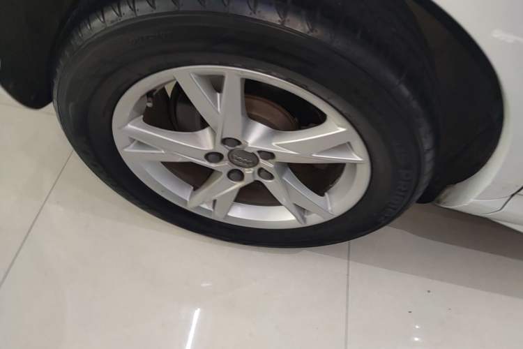 Used Audi Q3 2017 30 TFSI Fashion Model Right Rear Wheel Hub