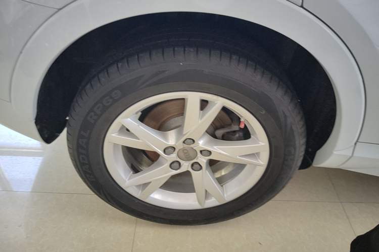 Used Audi Q3 2017 35 TFSI Fashion Model Right Rear Wheel Hub