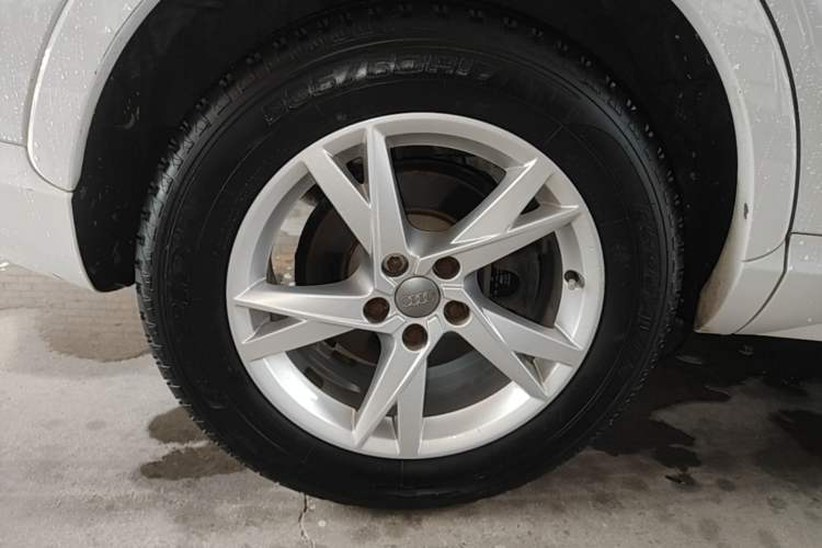 Used Audi Q3 2017 30 TFSI Fashion Model Right Rear Wheel Hub