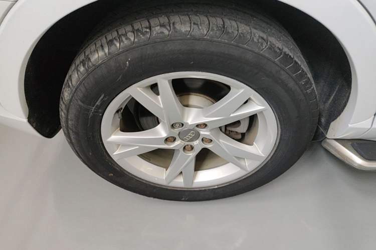 Used Audi Q3 2017 35 TFSI Fashion Model Right Rear Wheel Hub