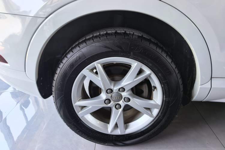 Used Audi Q3 2017 35 TFSI Fashion Model Right Rear Wheel Hub