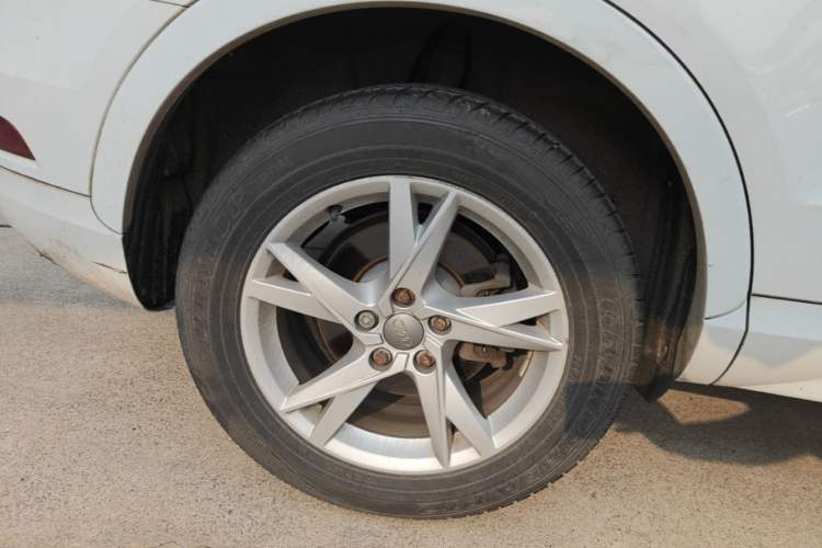 Used Audi Q3 2017 30 TFSI Fashion Model Right Rear Wheel Hub