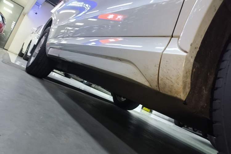Used Audi Q3 2017 35 TFSI Fashion Model Right Side Sill