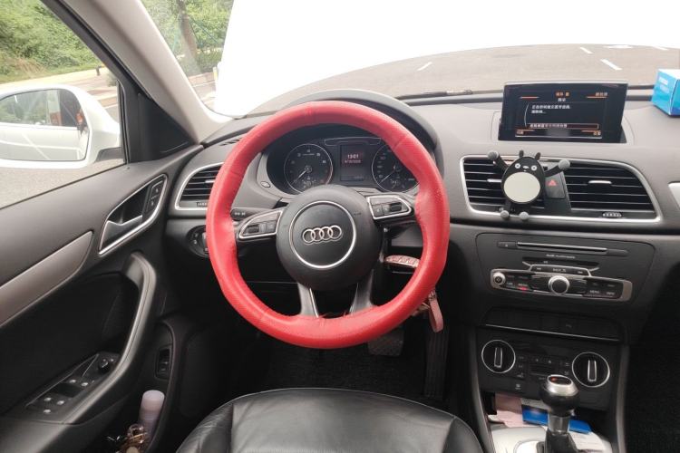 Used Audi Q3 2017 35 TFSI Fashion Model Steering Wheel