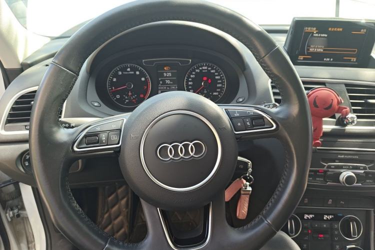 Used Audi Q3 2017 35 TFSI Fashion Model Steering Wheel